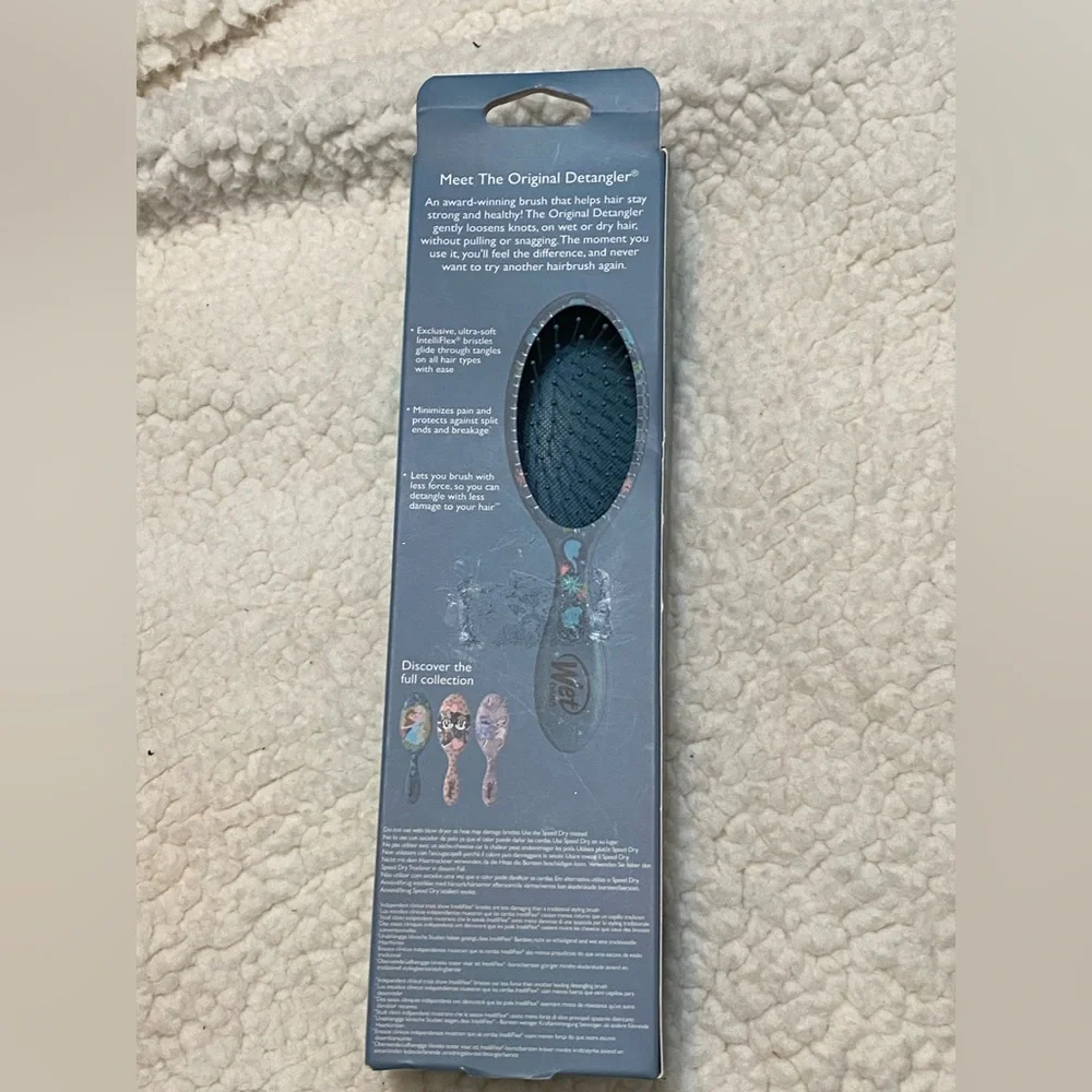 Disney Frozen Blue Wet Brush New in Box